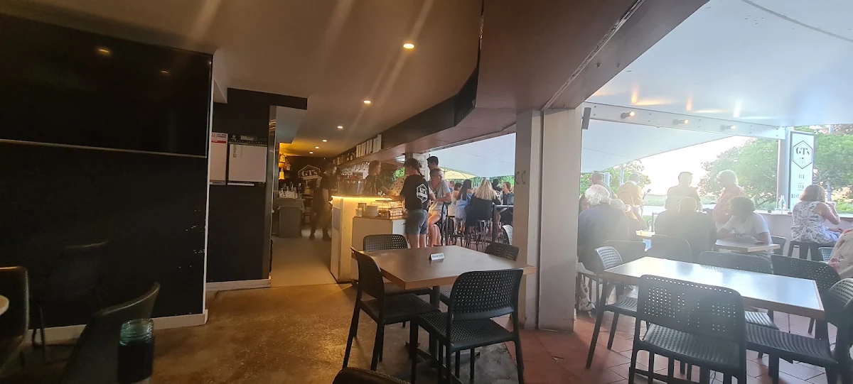 Vibe, GT's Bar & Restaurant Noosa