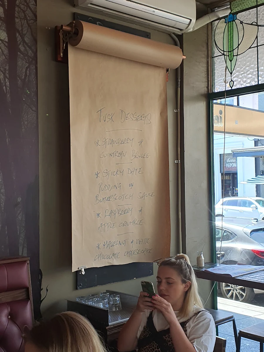 Menu, Tusk On Chapel