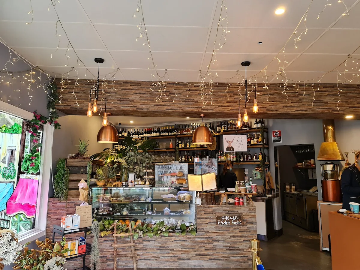 Vibe, The Local Pantry