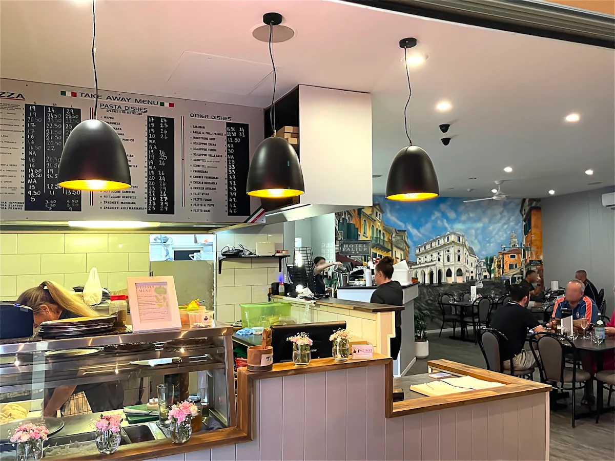 Vibe, Pagliacci Cucina & Bar