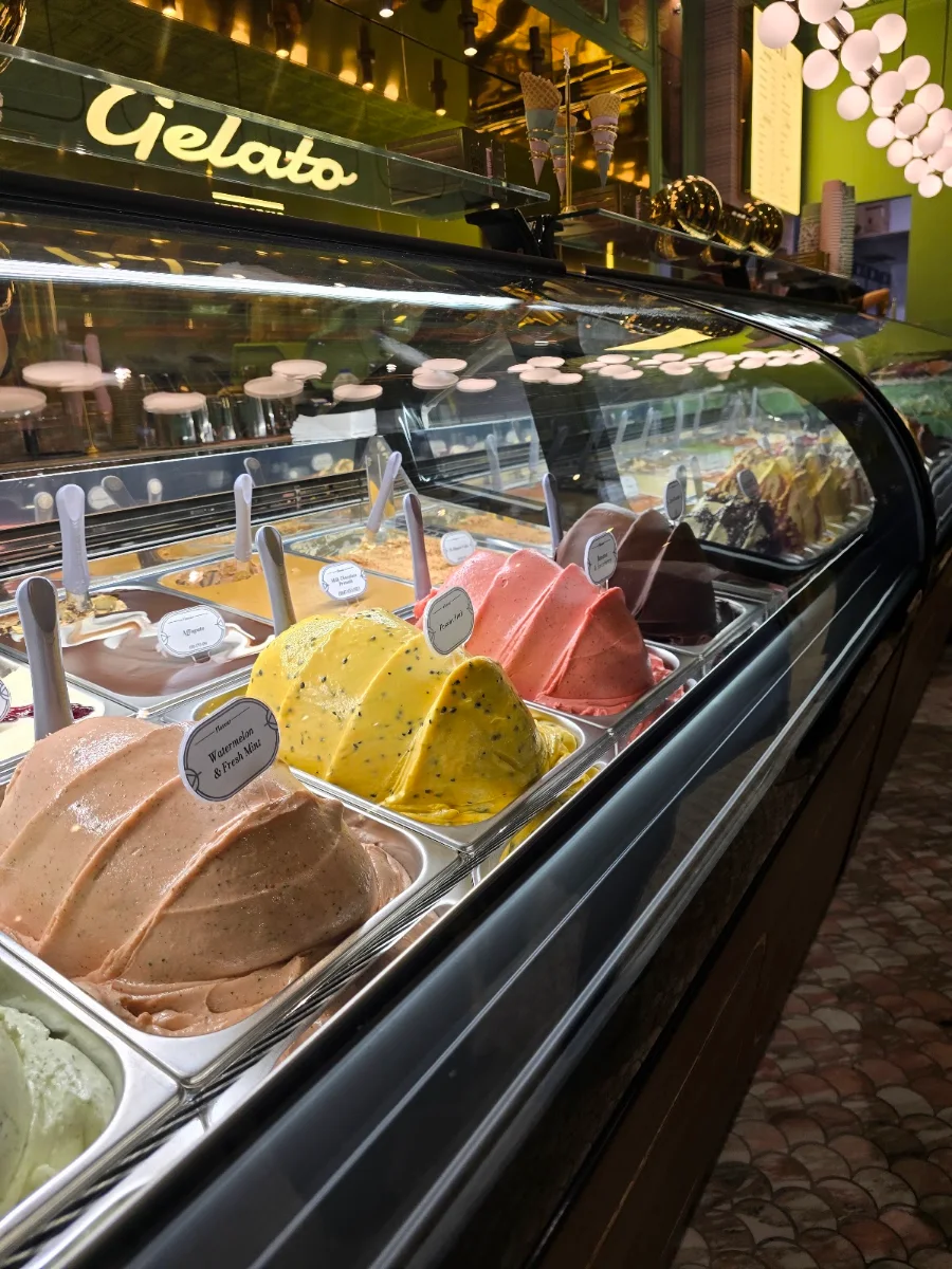 Vibe, Anita Gelato Victoria Cross