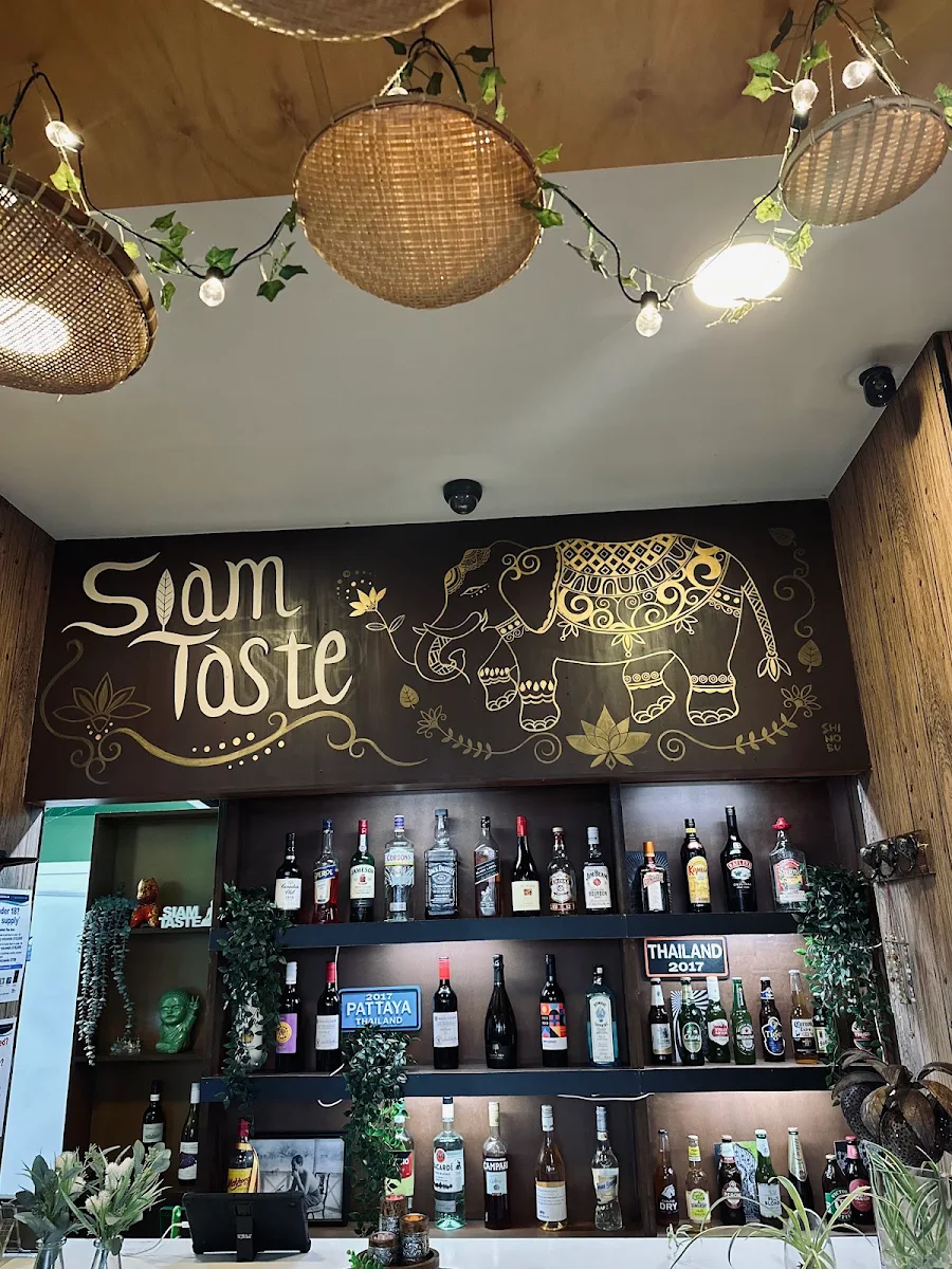 Vibe, Siam Taste Thai Restaurant