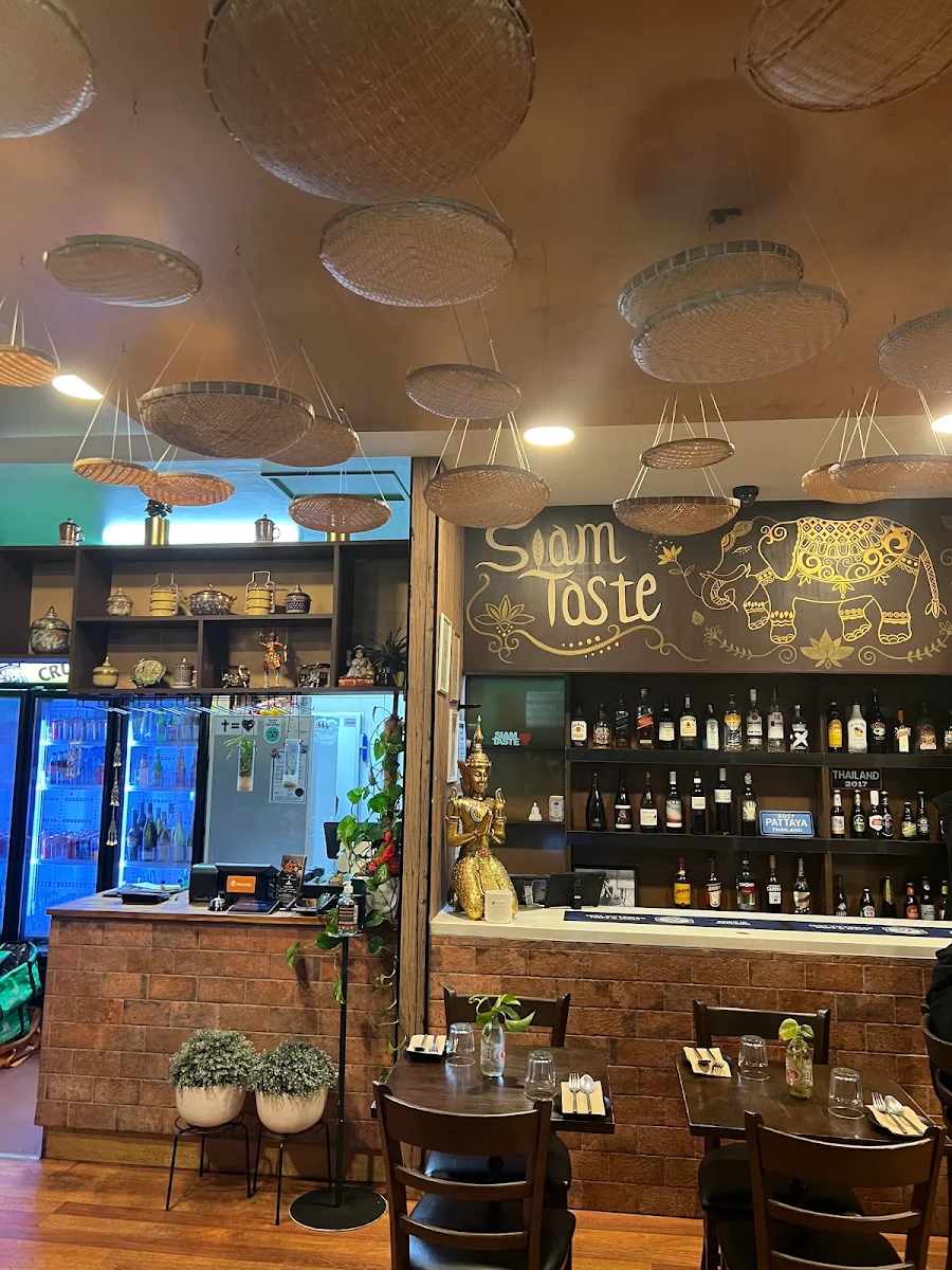 Vibe, Siam Taste Thai Restaurant