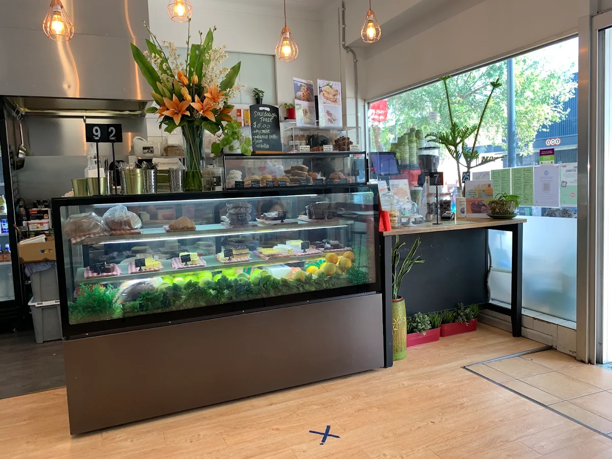 Vibe, Cafe Jolie