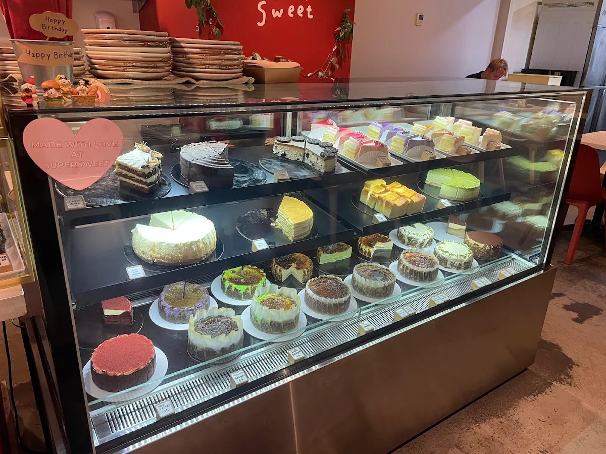 Vibe, Supersweet Cafe