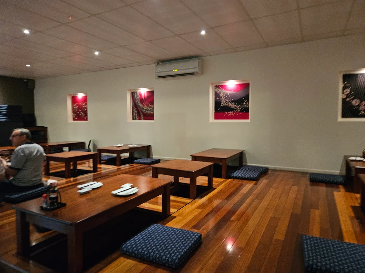 Vibe, Toshi's Japanese Restaurant