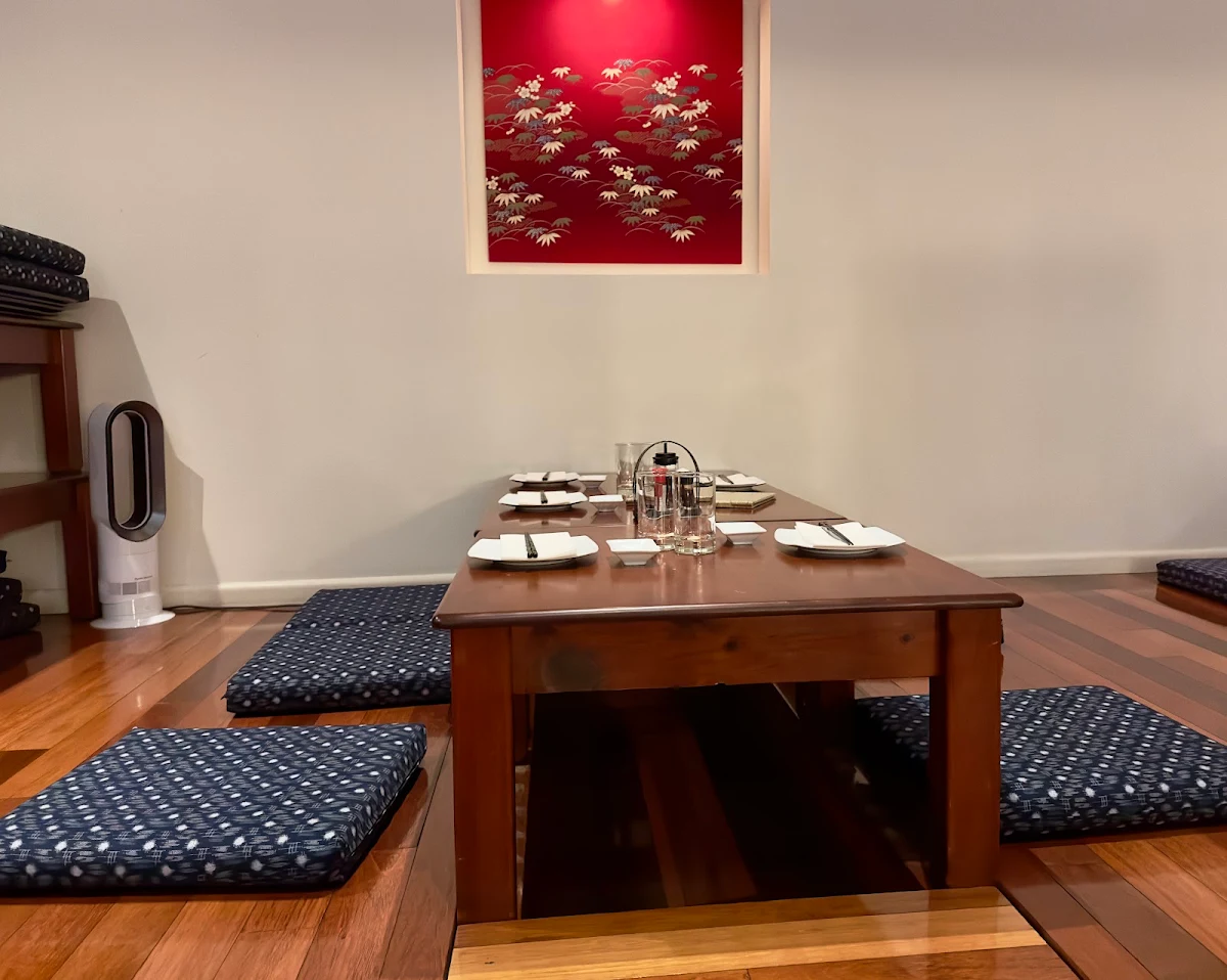 Vibe, Toshi's Japanese Restaurant