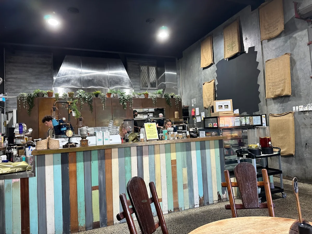 Vibe, Farmhouse, Kedron Cafe
