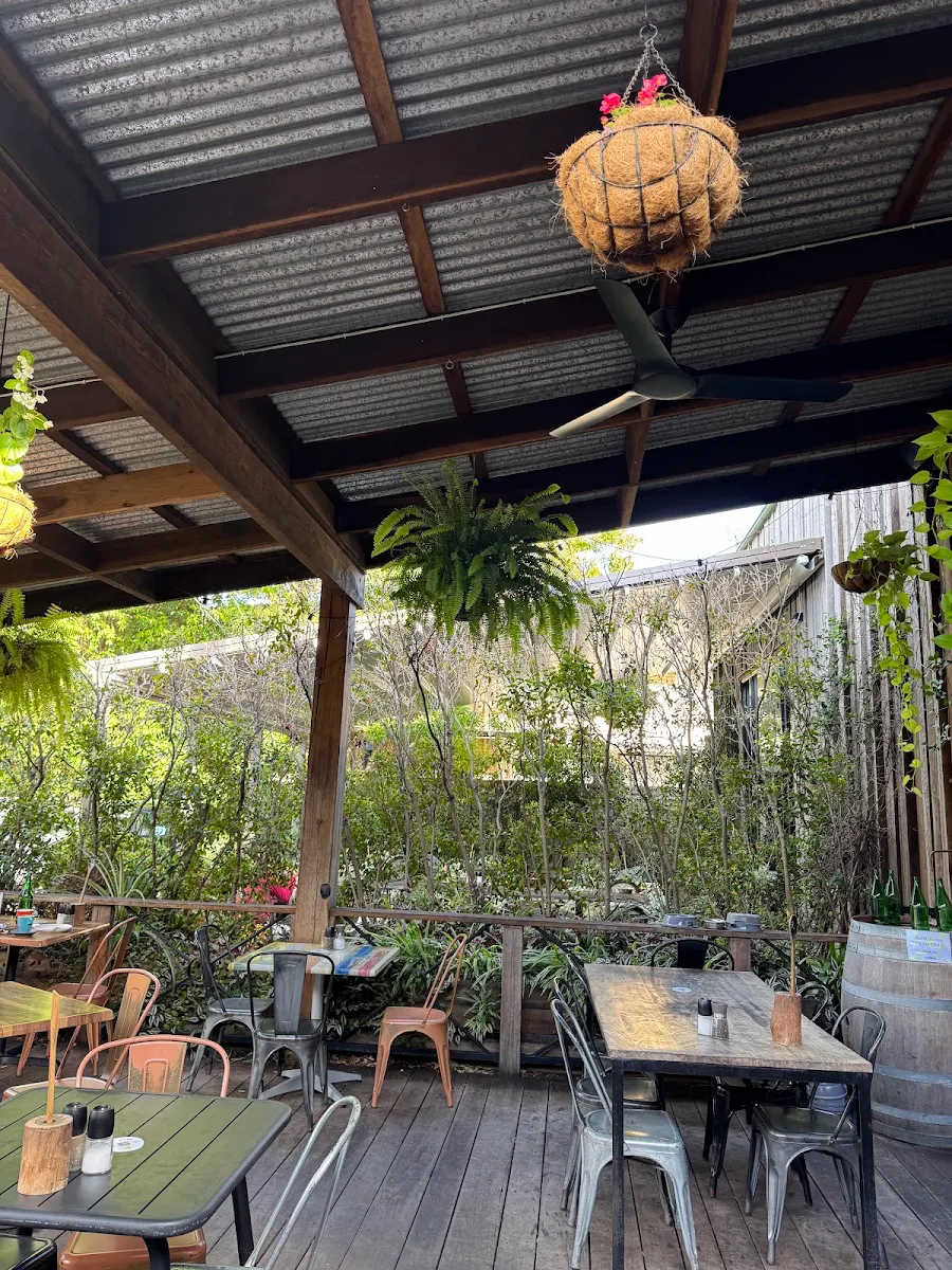 Vibe, Farmhouse, Kedron Cafe