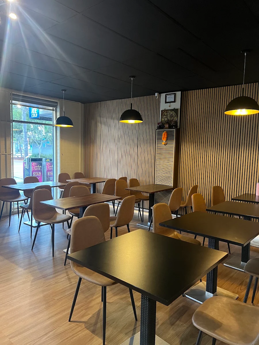 Vibe, Chom Chom Thai Cuisine