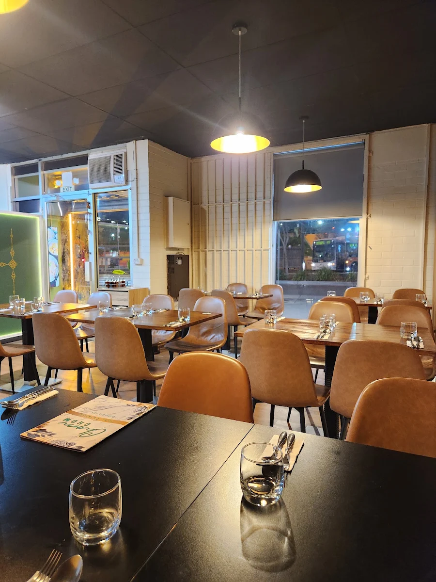 Vibe, Chom Chom Thai Cuisine