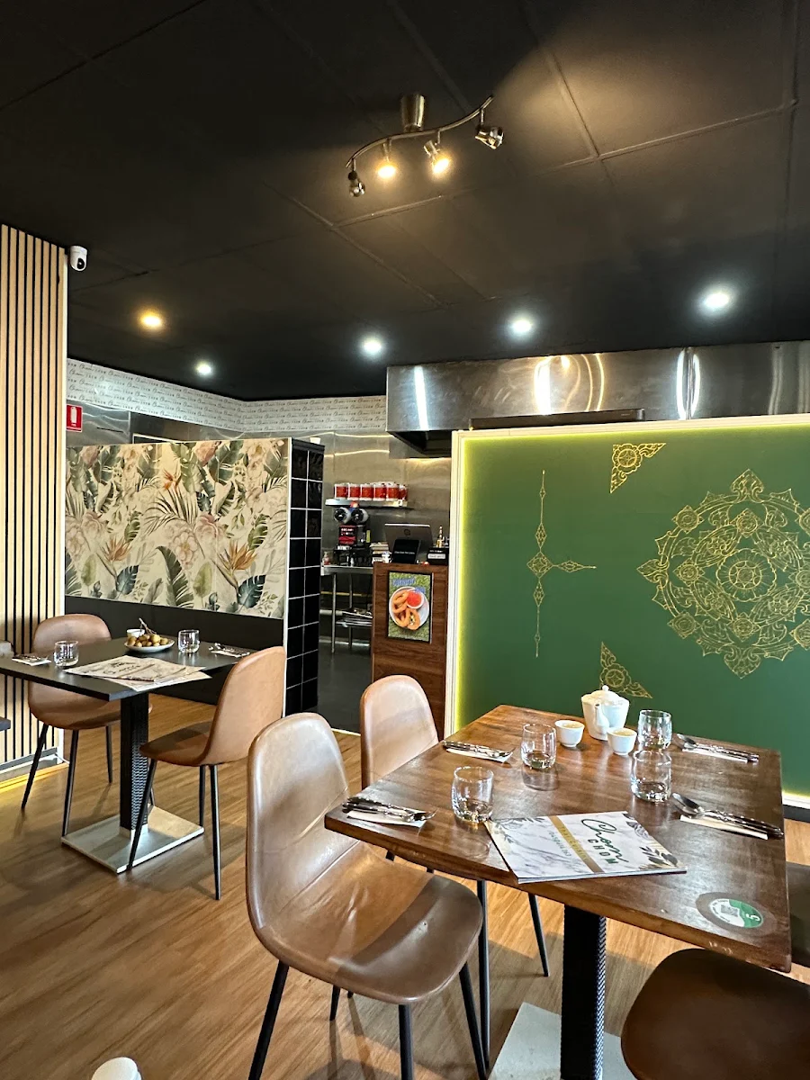Vibe, Chom Chom Thai Cuisine