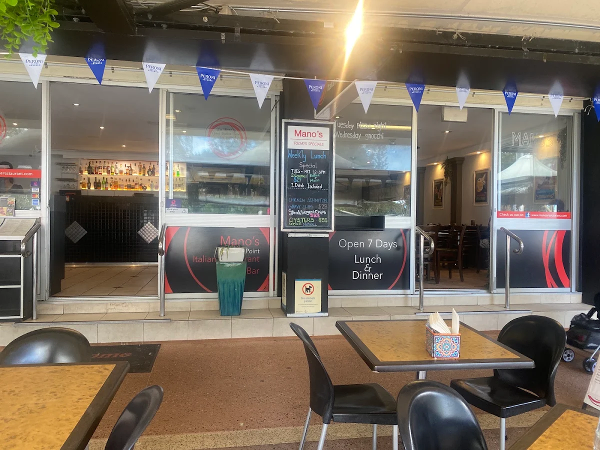 Vibe, Mano's Italian Restaurant