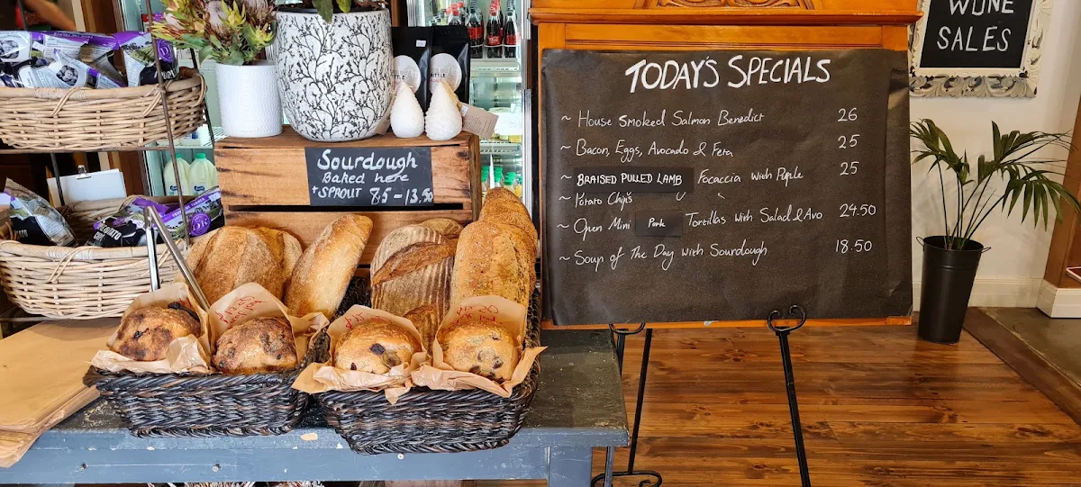 Menu, Harcourt Produce & General Store