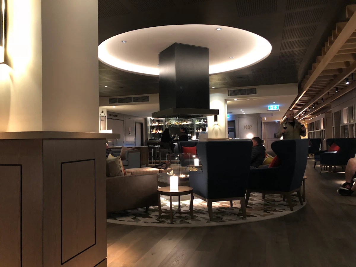 Vibe, NEWMARKET ROOM
