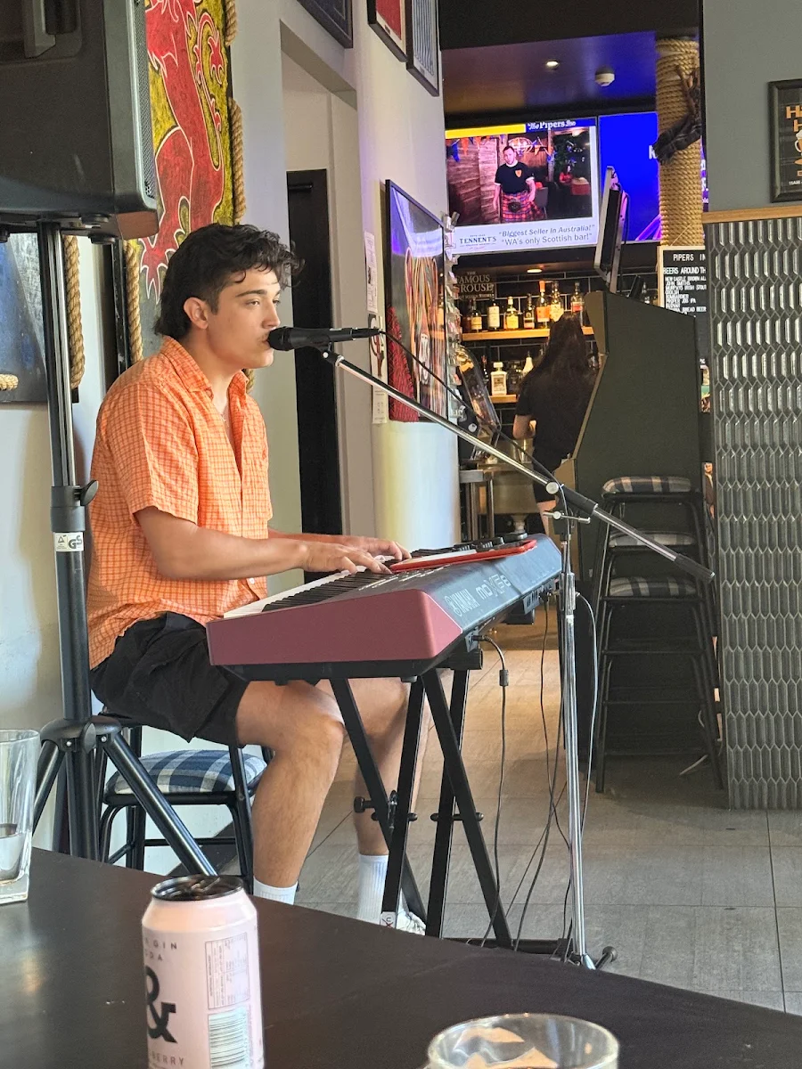 Vibe, The Pipers Inn