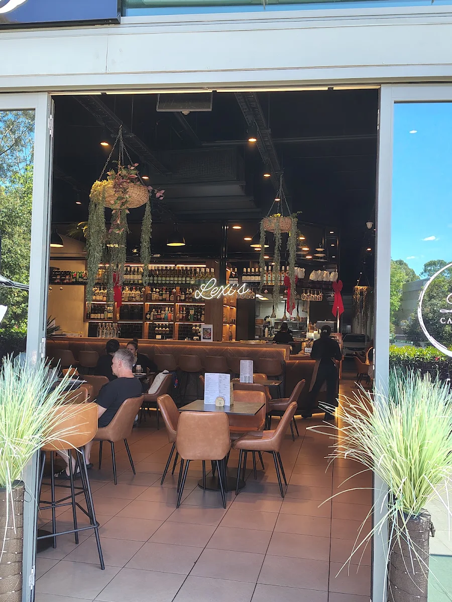 Vibe, Lexi's Cafe & bar