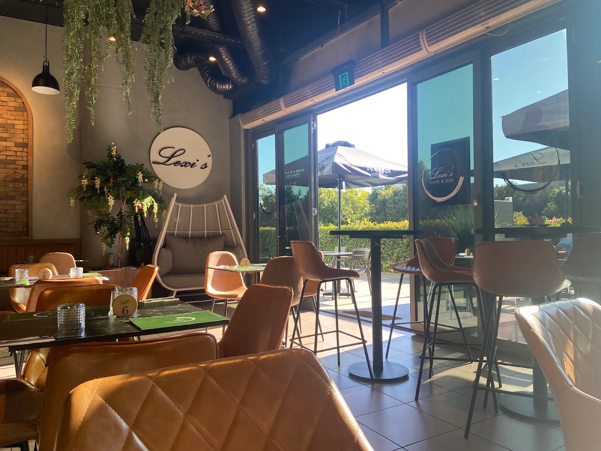 Vibe, Lexi's Cafe & bar
