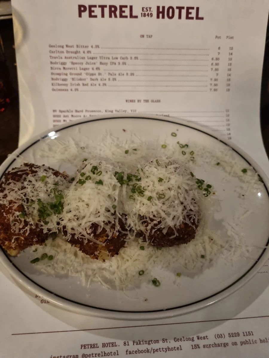 Menu, Petrel Hotel