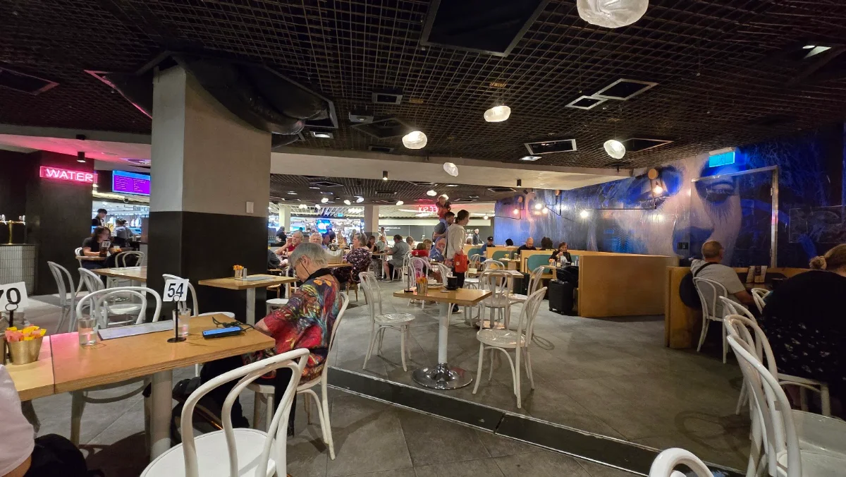 Vibe, Cafe Sol