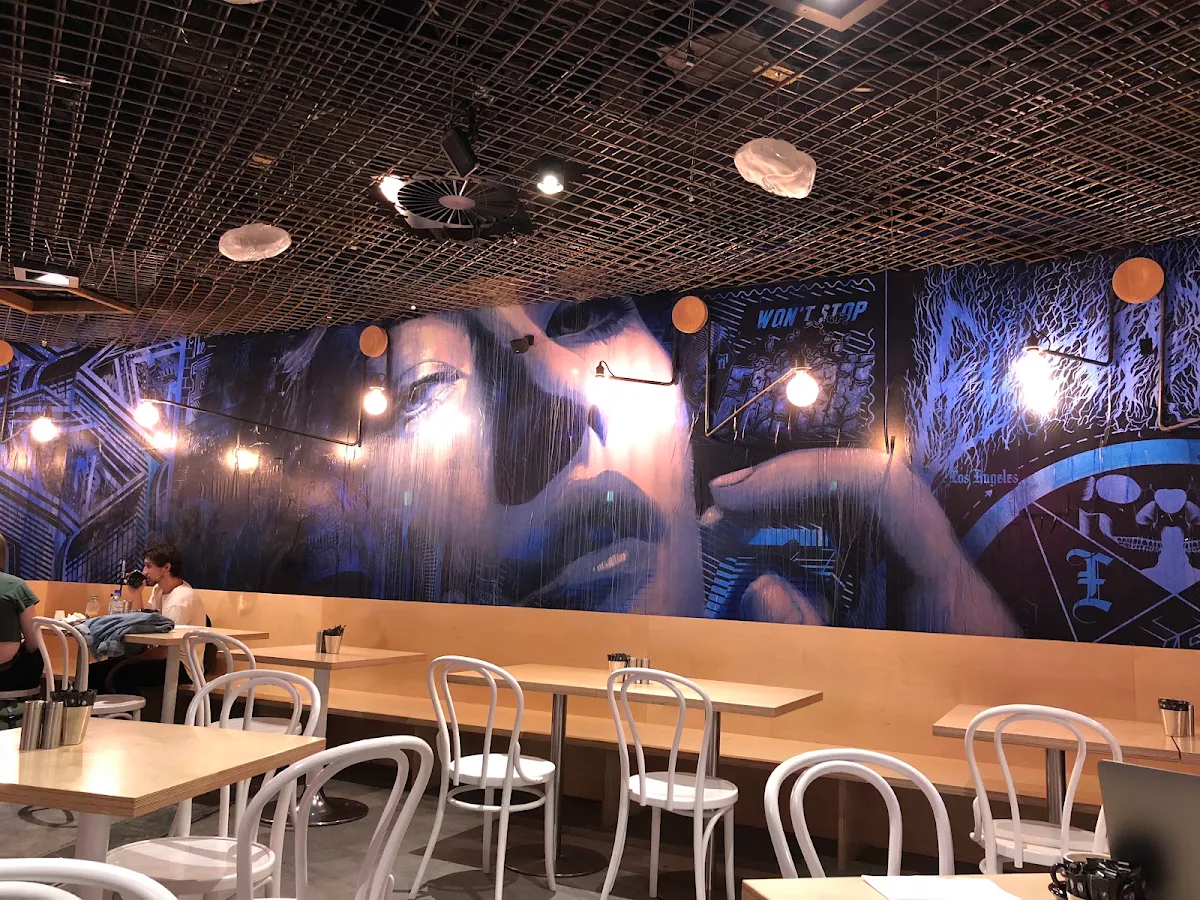 Vibe, Cafe Sol