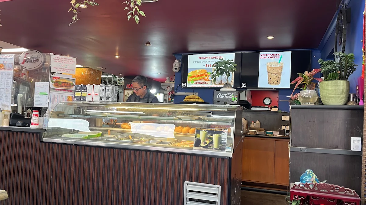 Vibe, Mister Truong's