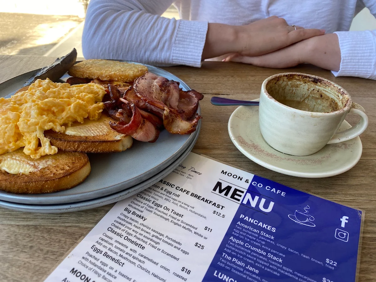 Menu, Moon & Co Cafe