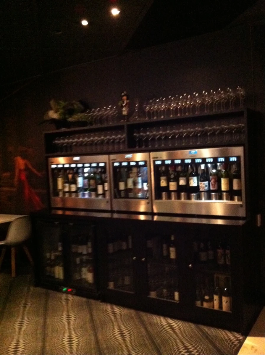 Vibe, Bad Apples Bar