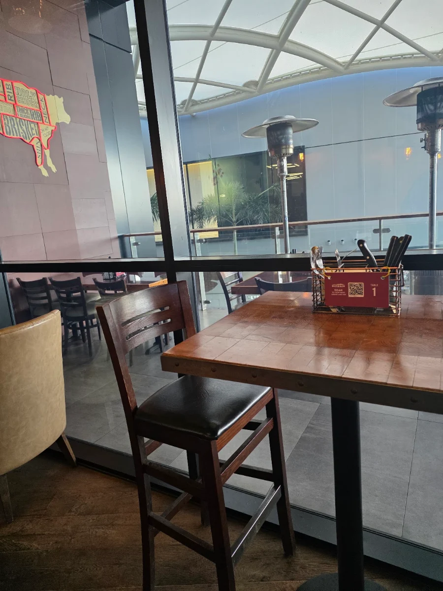 Vibe, Outback Steakhouse Pacific Fair