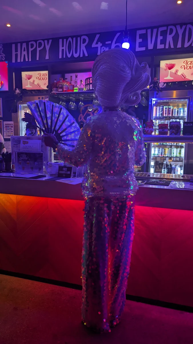 Vibe, Bernie's Bar