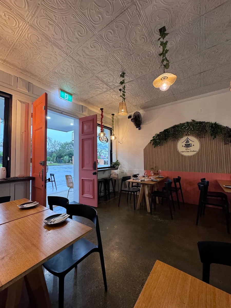 Vibe, Klin-i Cafe'&Thai Kitchen