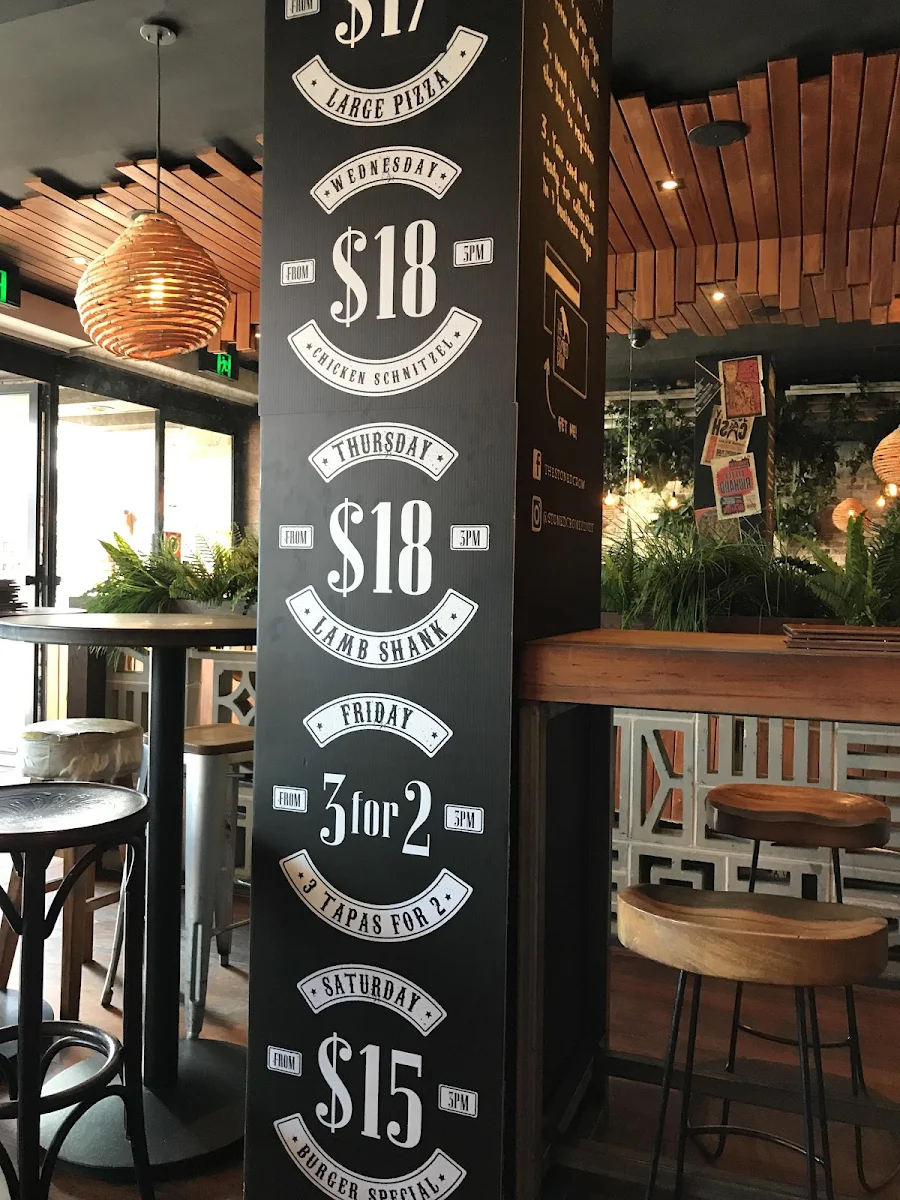 Menu, The Stoned Crow