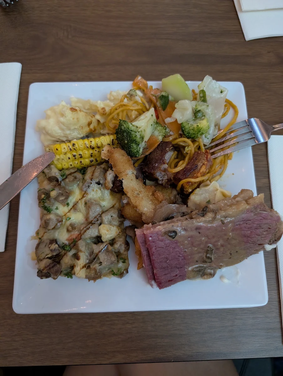 Food & drink, Twin City Hotel Buffet