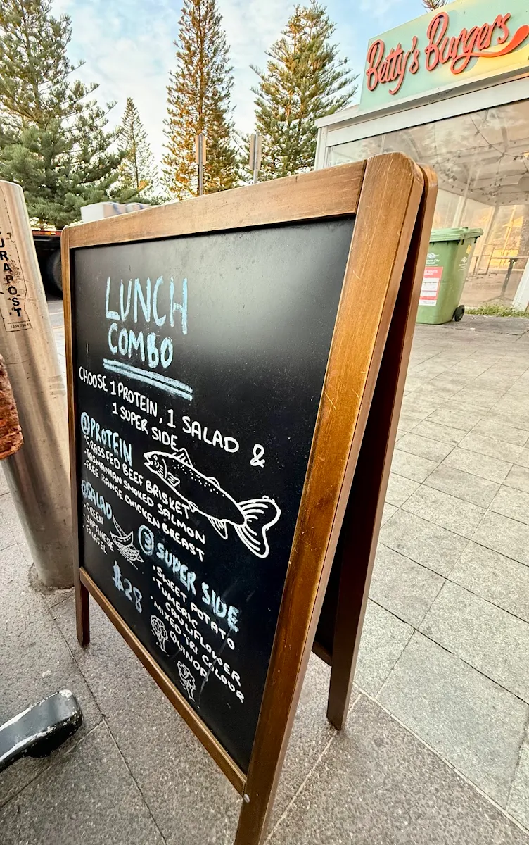 Menu, Stevie & Marli