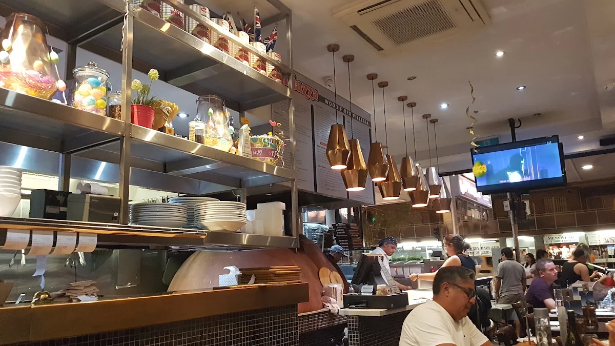 Vibe, La Piazza Wood-fired Pizzeria and Restaurant