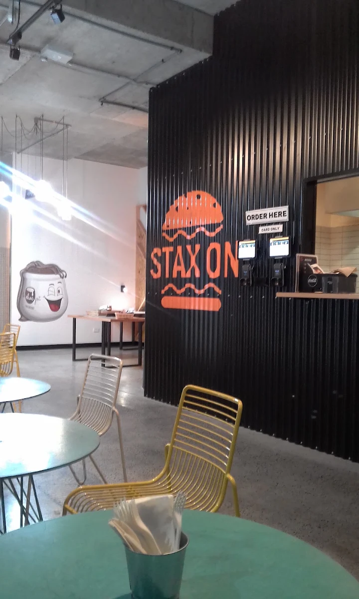 Vibe, Stax On Burgers