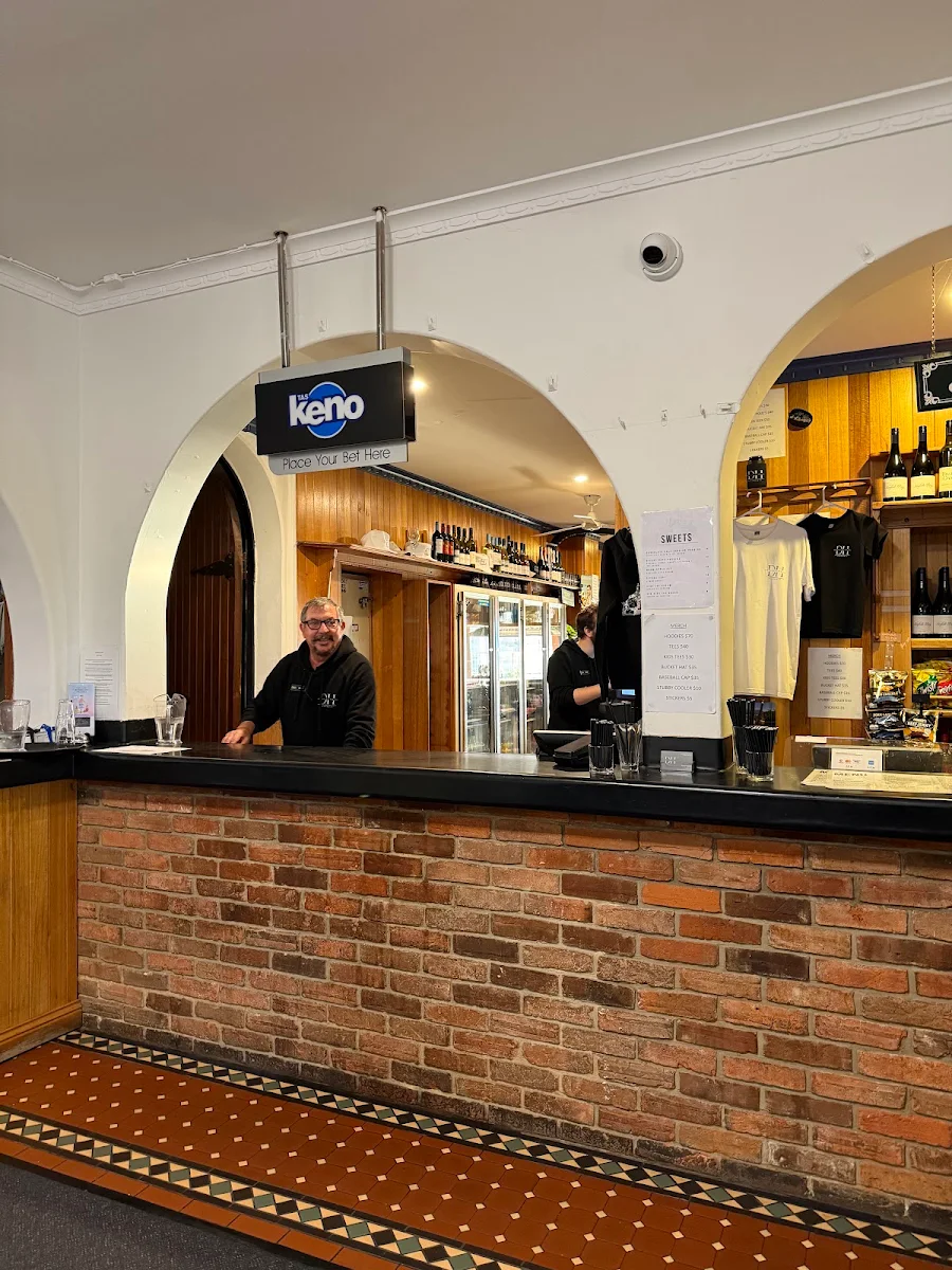 Vibe, Dunalley Hotel