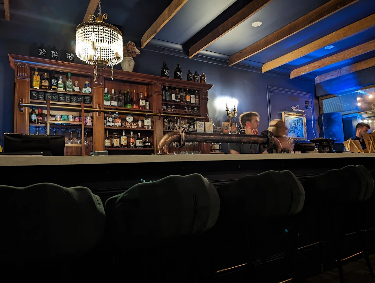 Vibe, The Pot and Pint