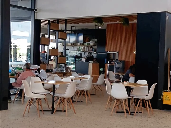Vibe, Globe Coffee House Southern River Square