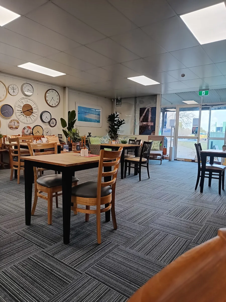 Vibe, Wohlers Cafe