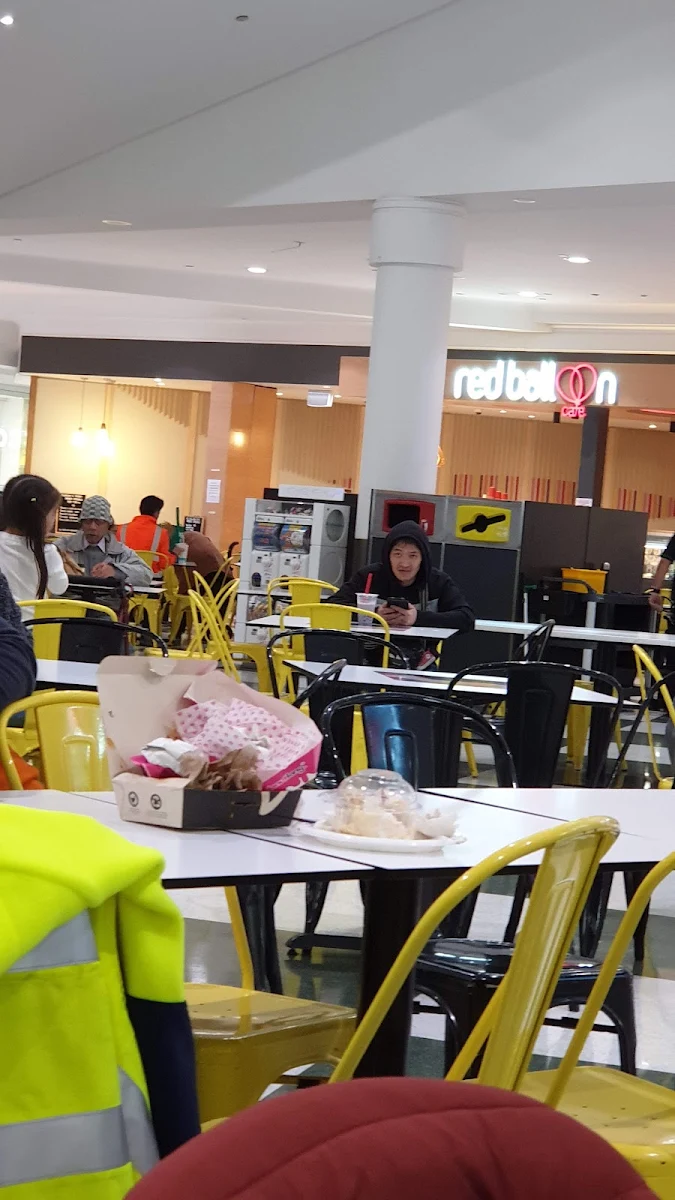 Vibe, The Red Balloon Coffee Lounge