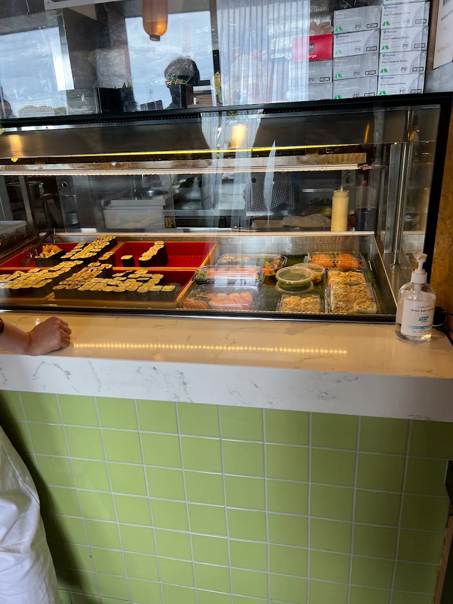 Vibe, Yoshi Noodle & Sushi