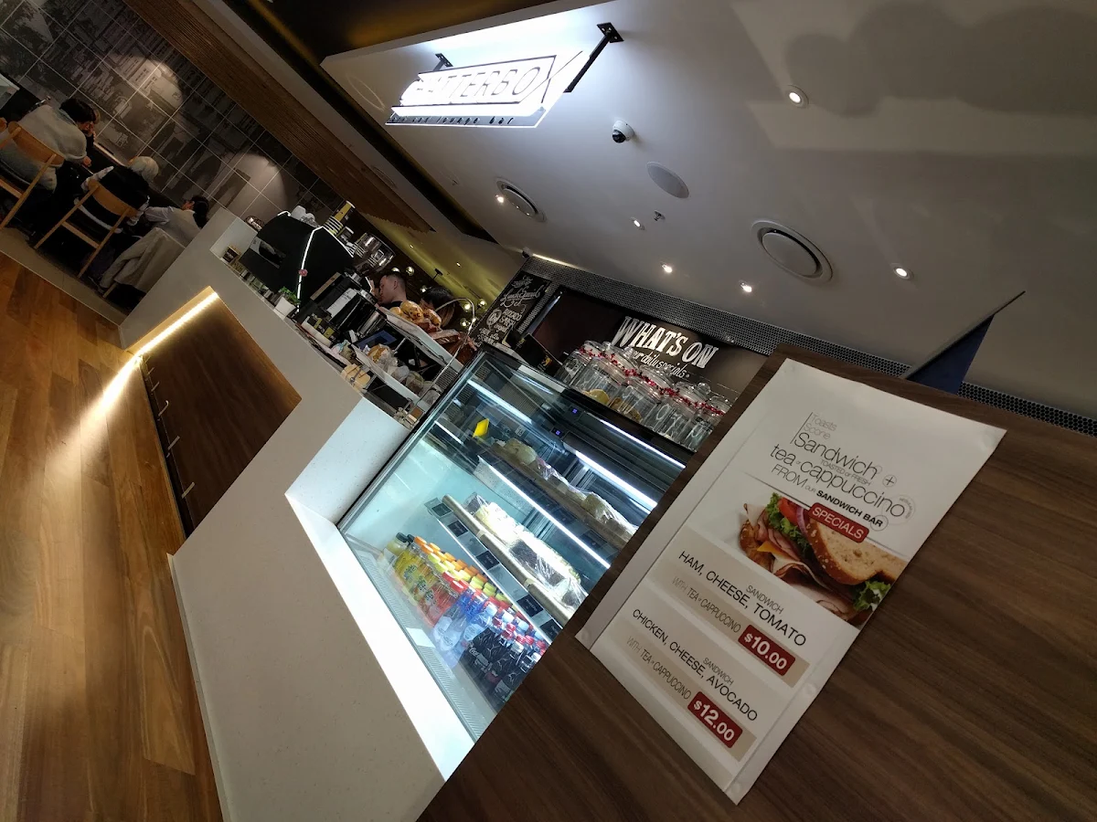 Vibe, Chatterbox Cafe & Lounge Bar