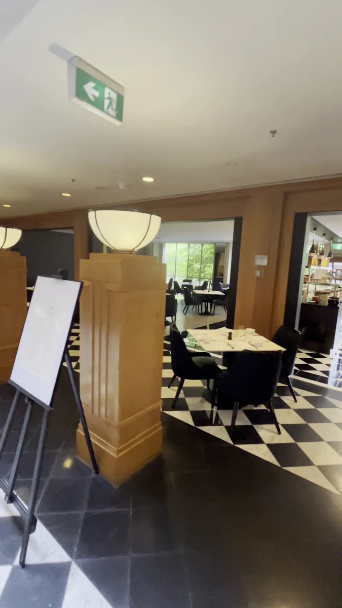 Vibe, The Promenade Cafe