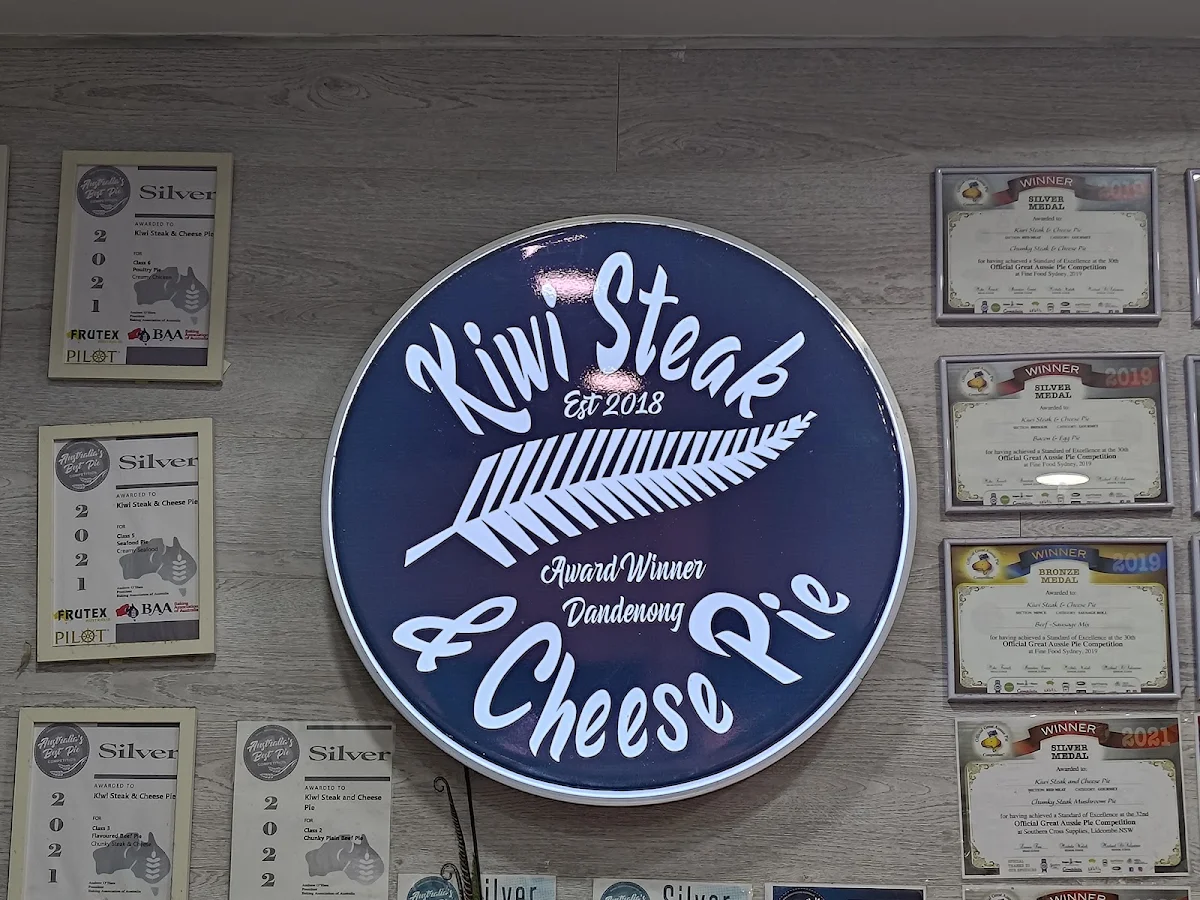 Menu, Kiwi Steak & Cheese Pie