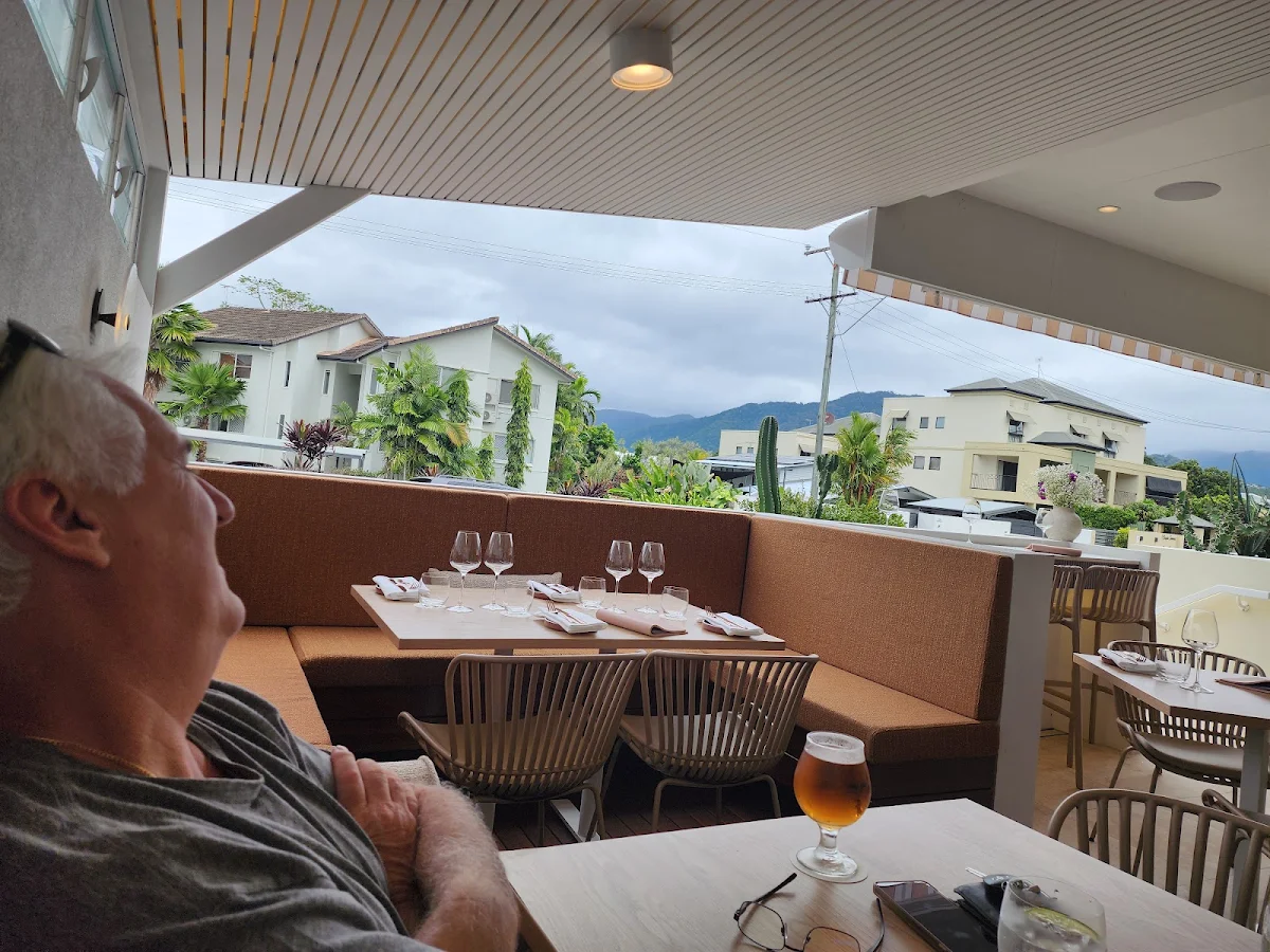 Vibe, GiGi Bar Restaurant