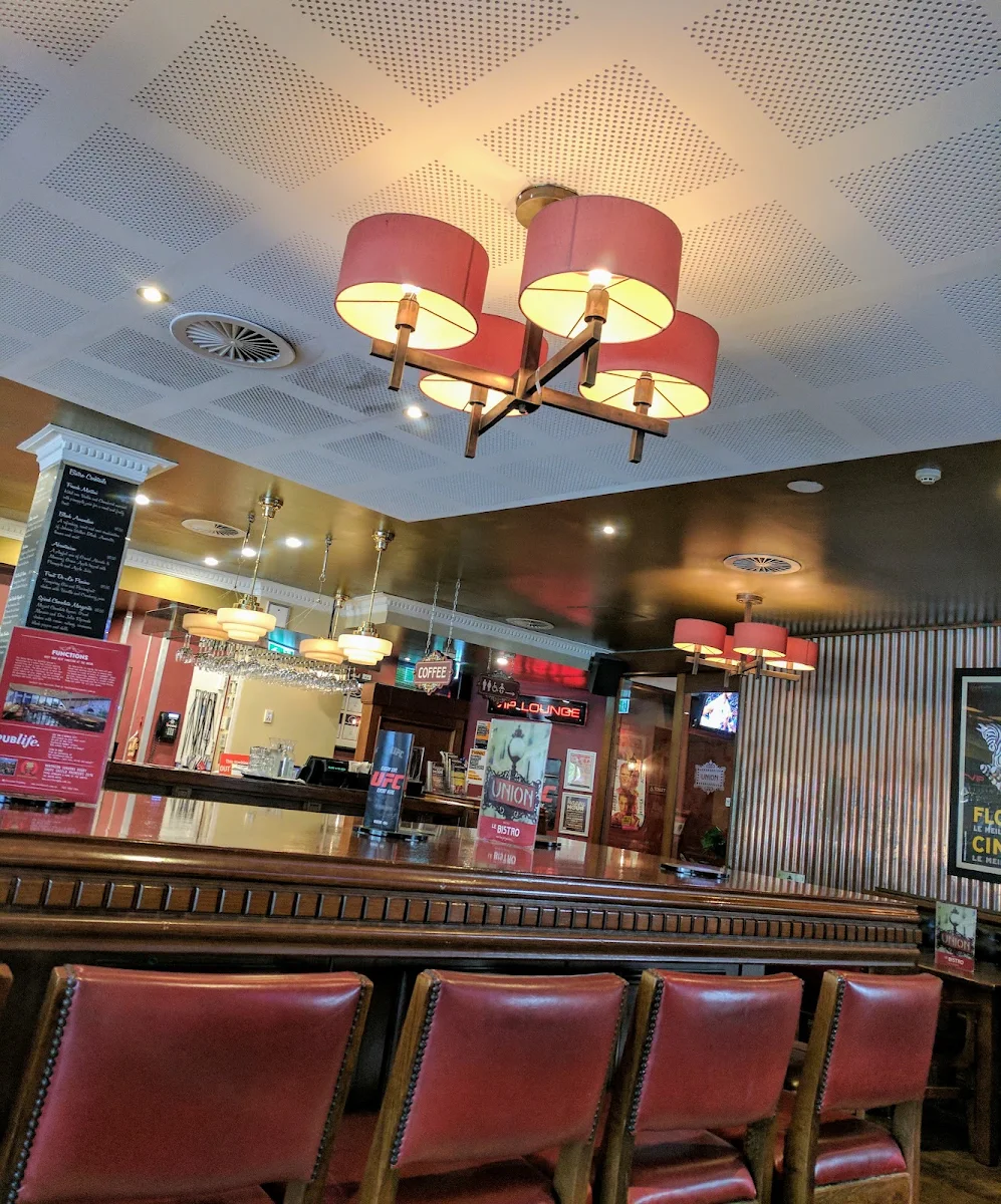Vibe, Le Bistro