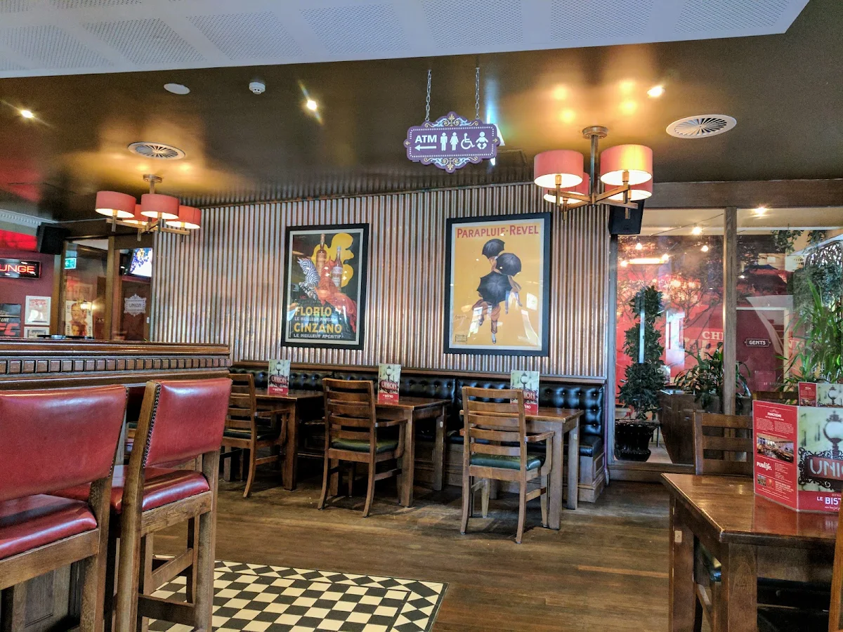 Vibe, Le Bistro