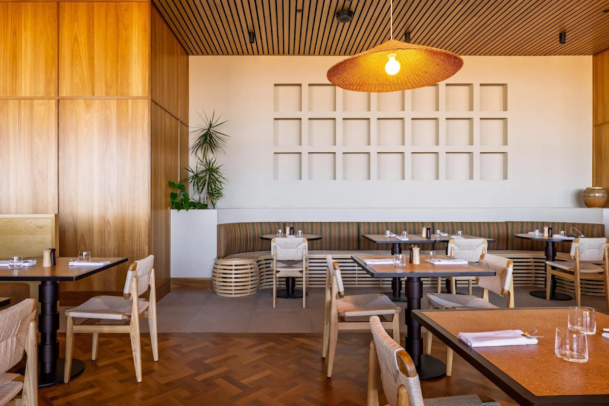 Vibe, Kutjera Restaurant & Bar
