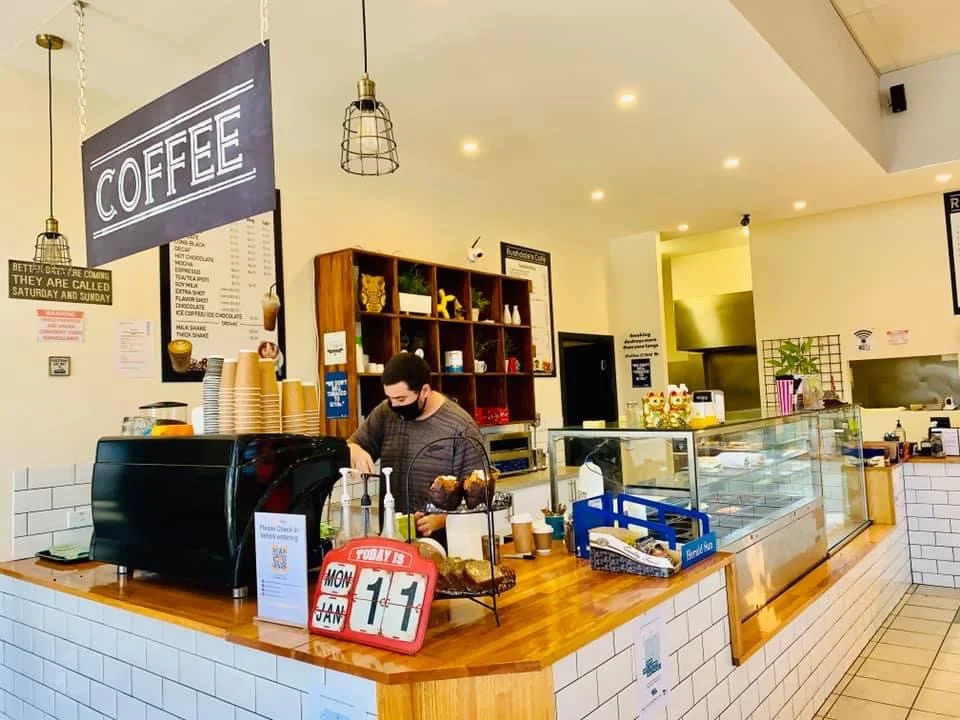 Vibe, RUSHDALE'S CAFE